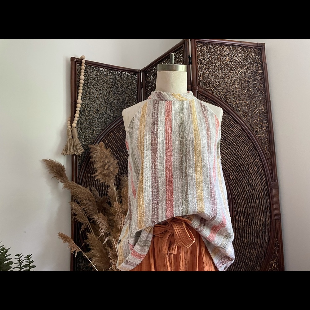 Sleeveless spring/summer top